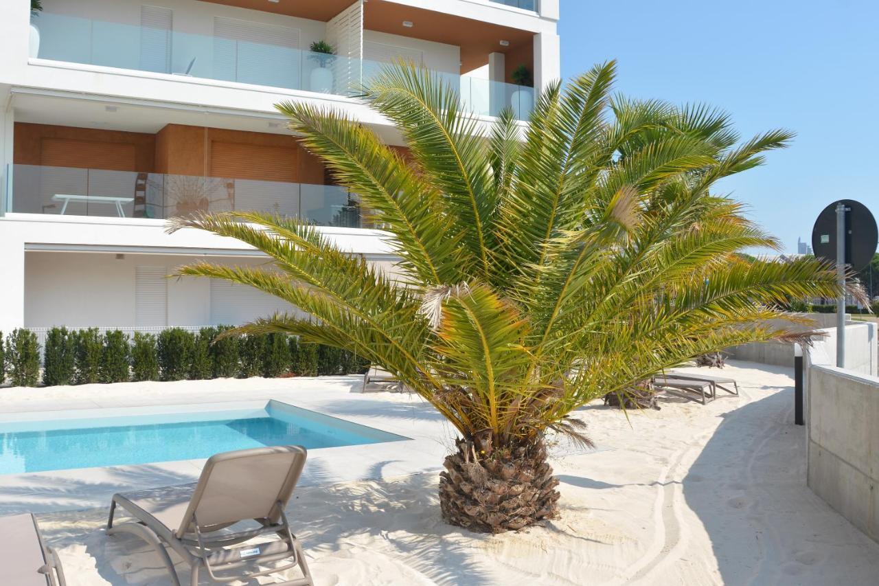 Sun Beach Residence Con Piscina - Piazza Brescia - Adria Holiday Jesolo - Family Apartments Экстерьер фото