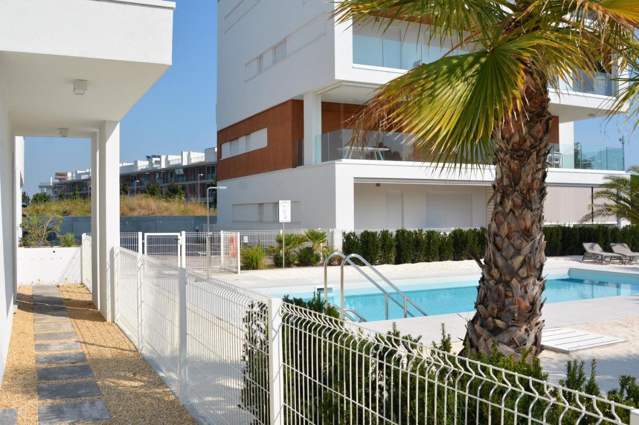 Sun Beach Residence Con Piscina - Piazza Brescia - Adria Holiday Jesolo - Family Apartments Экстерьер фото