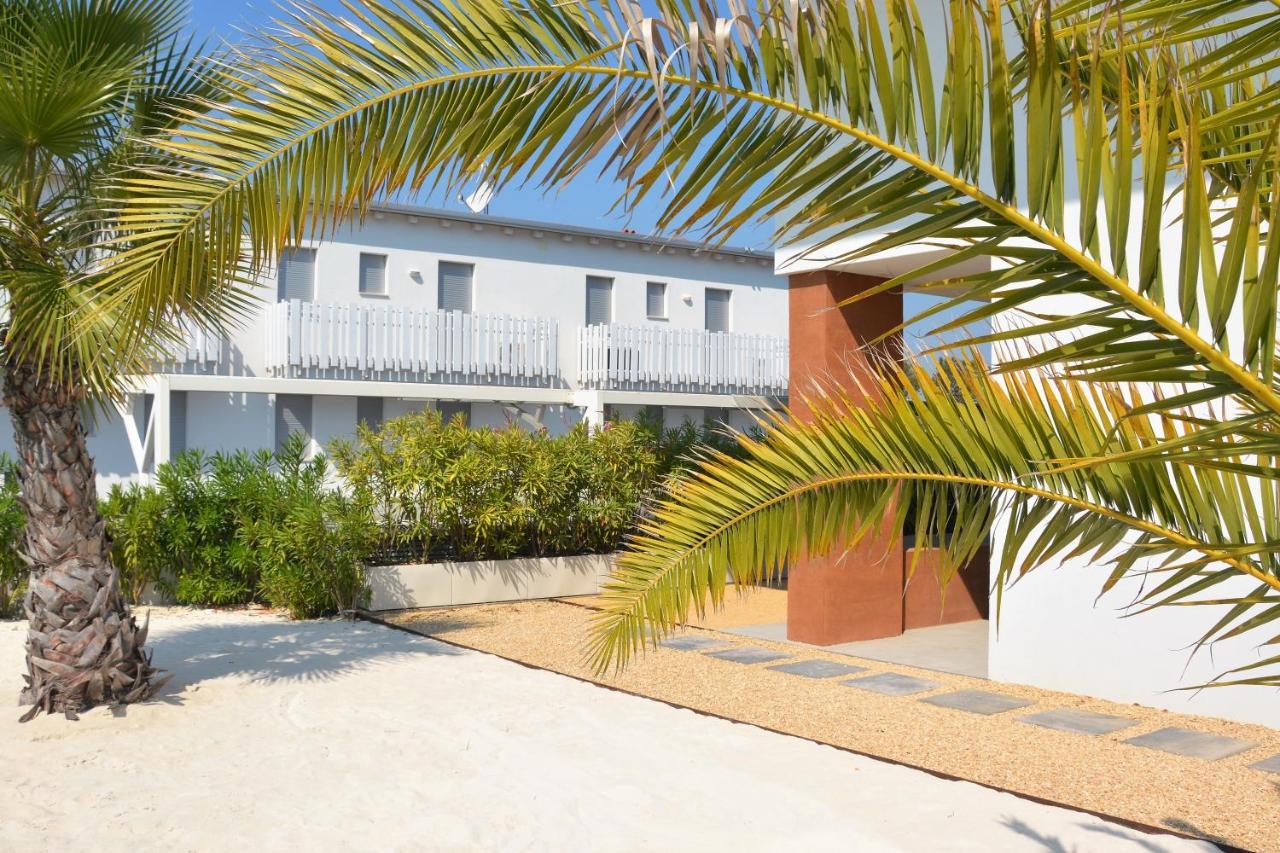 Sun Beach Residence Con Piscina - Piazza Brescia - Adria Holiday Jesolo - Family Apartments Экстерьер фото