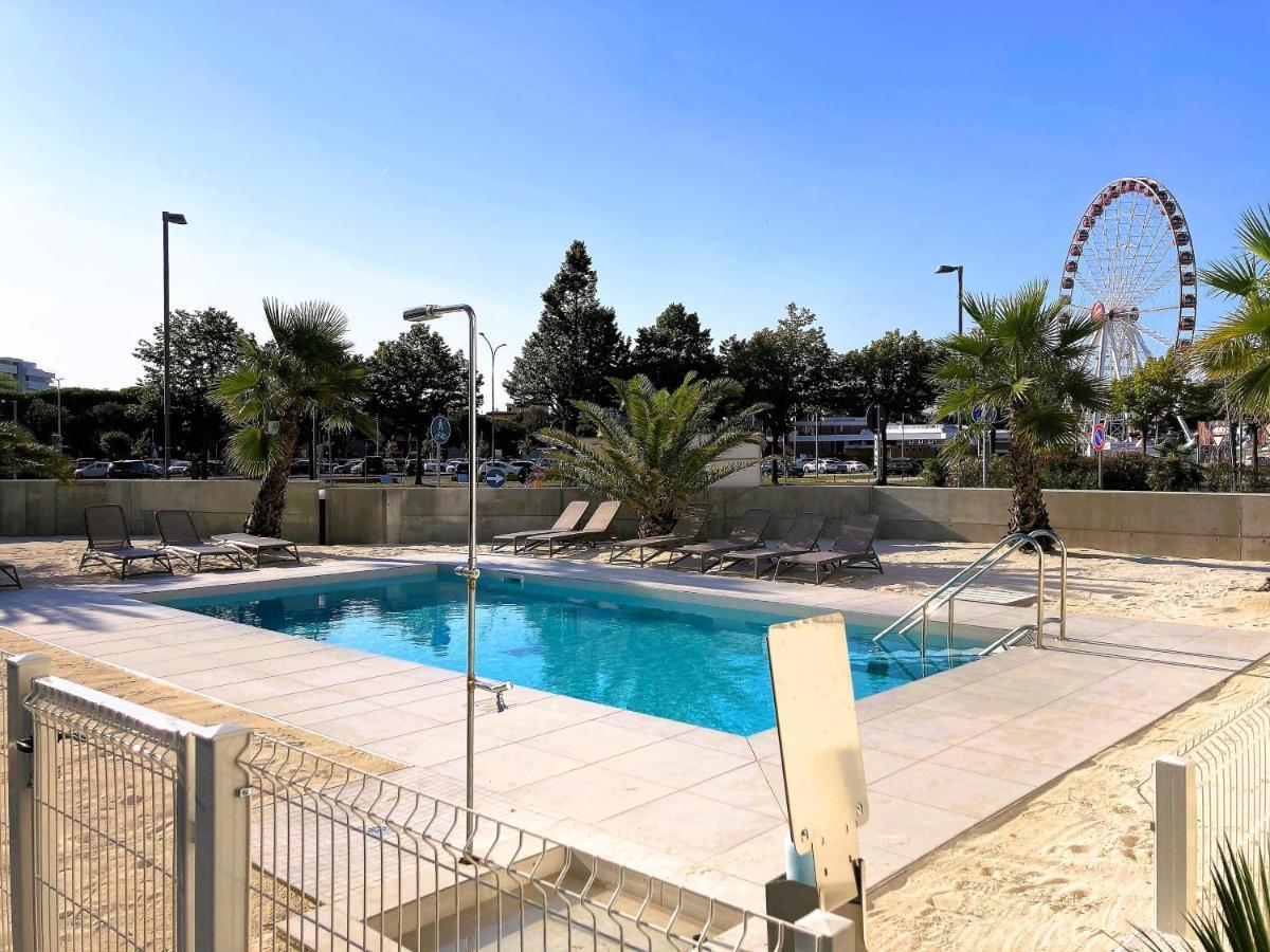 Sun Beach Residence Con Piscina - Piazza Brescia - Adria Holiday Jesolo - Family Apartments Экстерьер фото