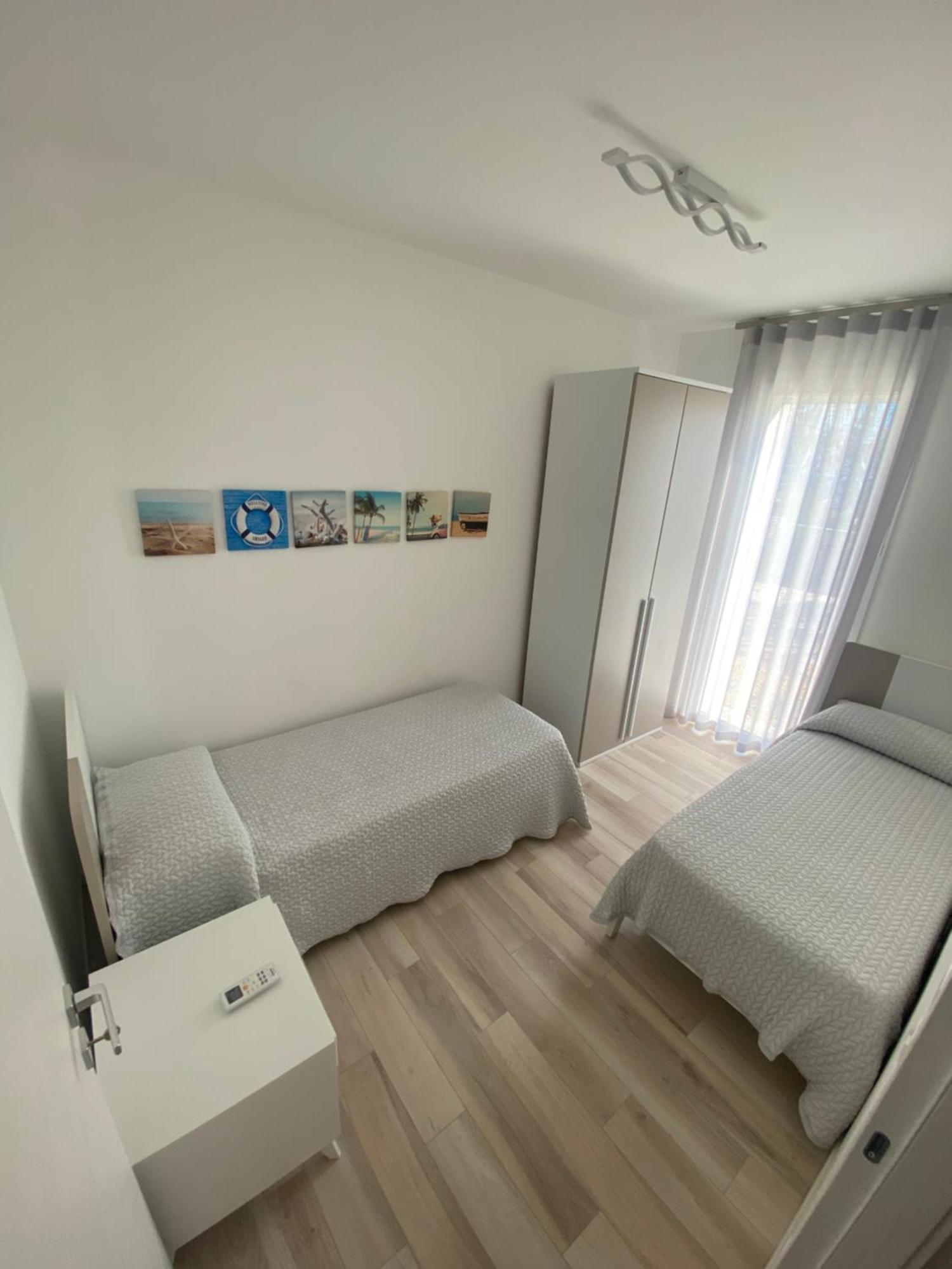 Sun Beach Residence Con Piscina - Piazza Brescia - Adria Holiday Jesolo - Family Apartments Экстерьер фото