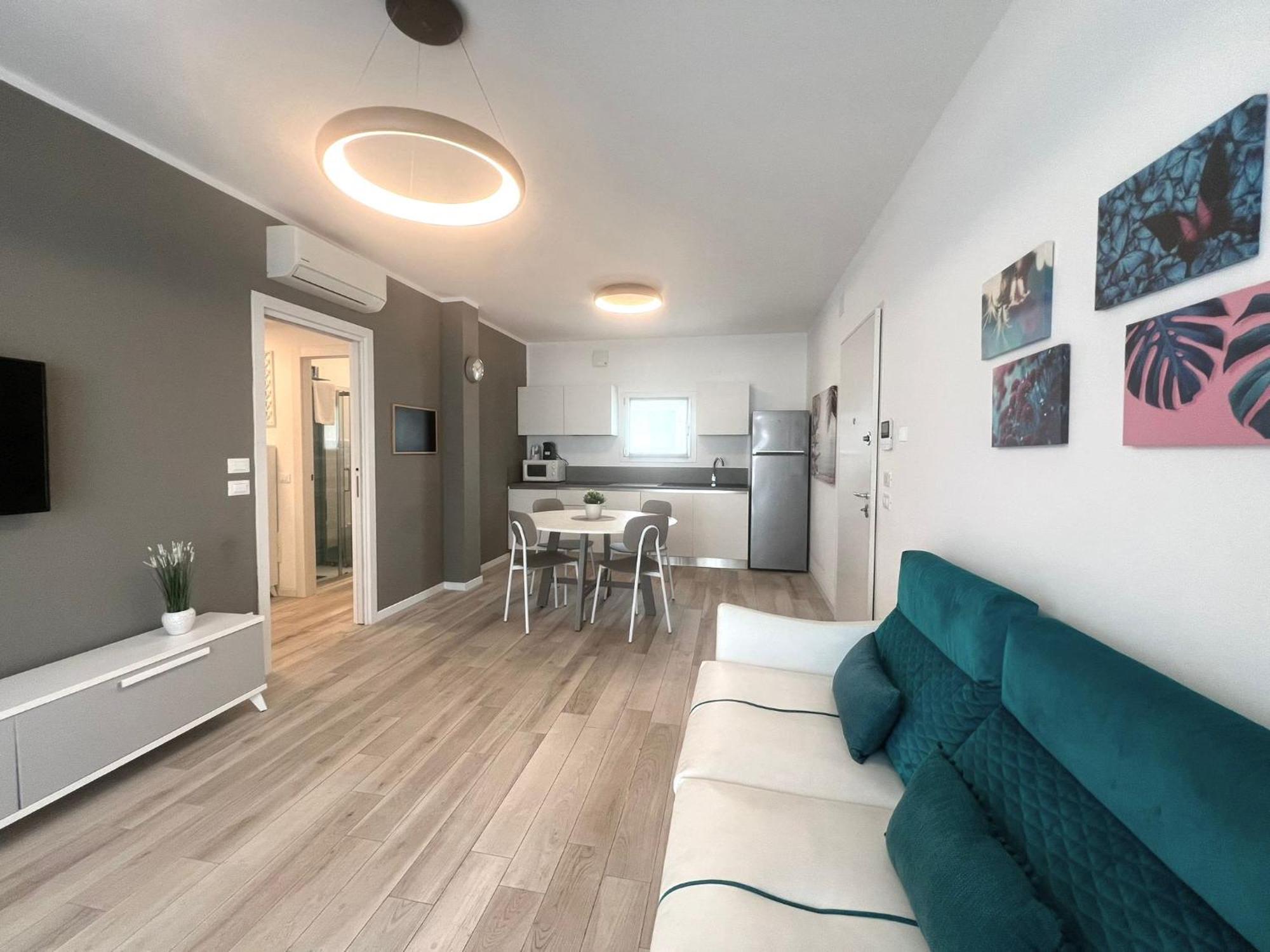 Sun Beach Residence Con Piscina - Piazza Brescia - Adria Holiday Jesolo - Family Apartments Номер фото