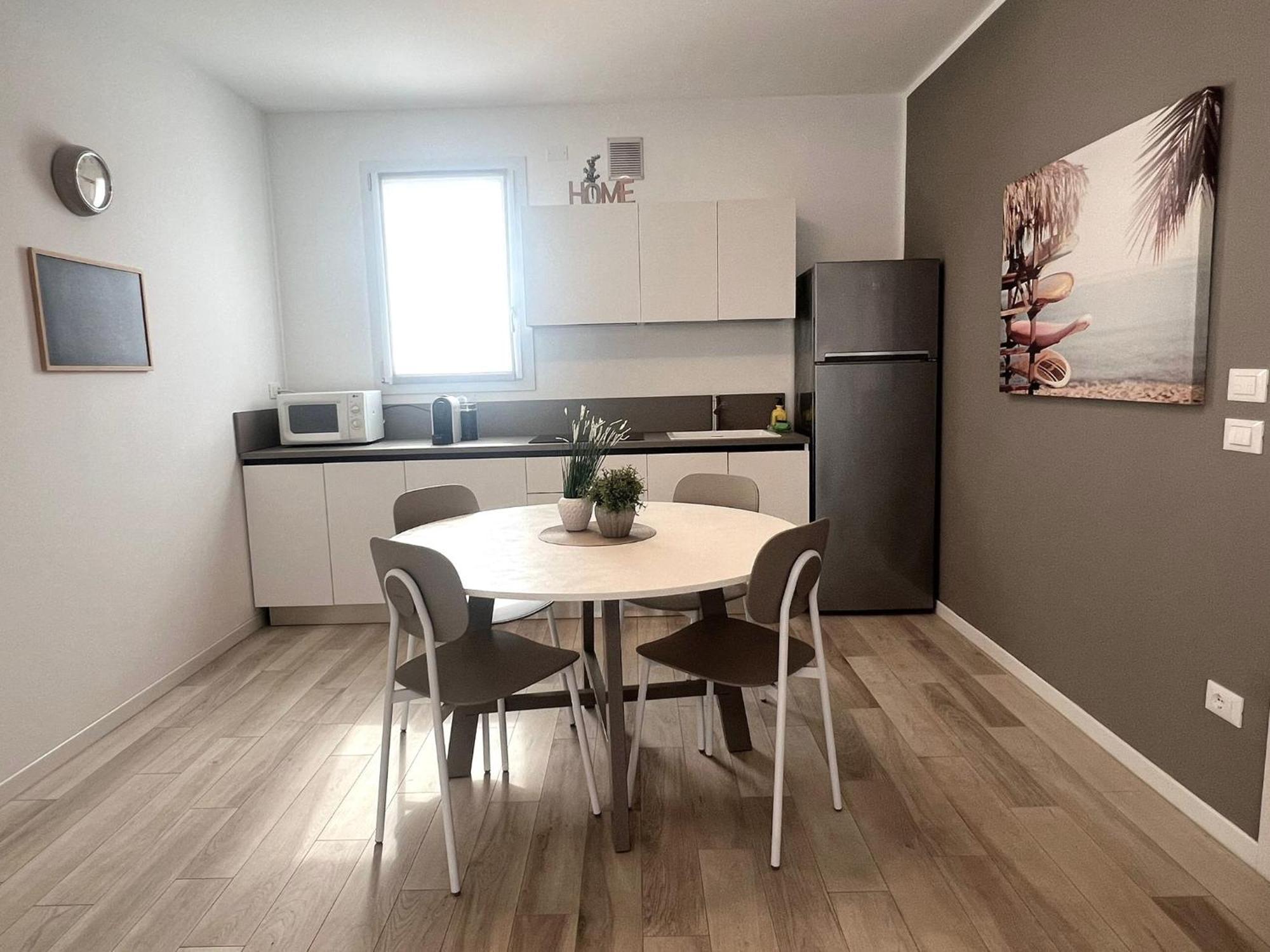 Sun Beach Residence Con Piscina - Piazza Brescia - Adria Holiday Jesolo - Family Apartments Экстерьер фото