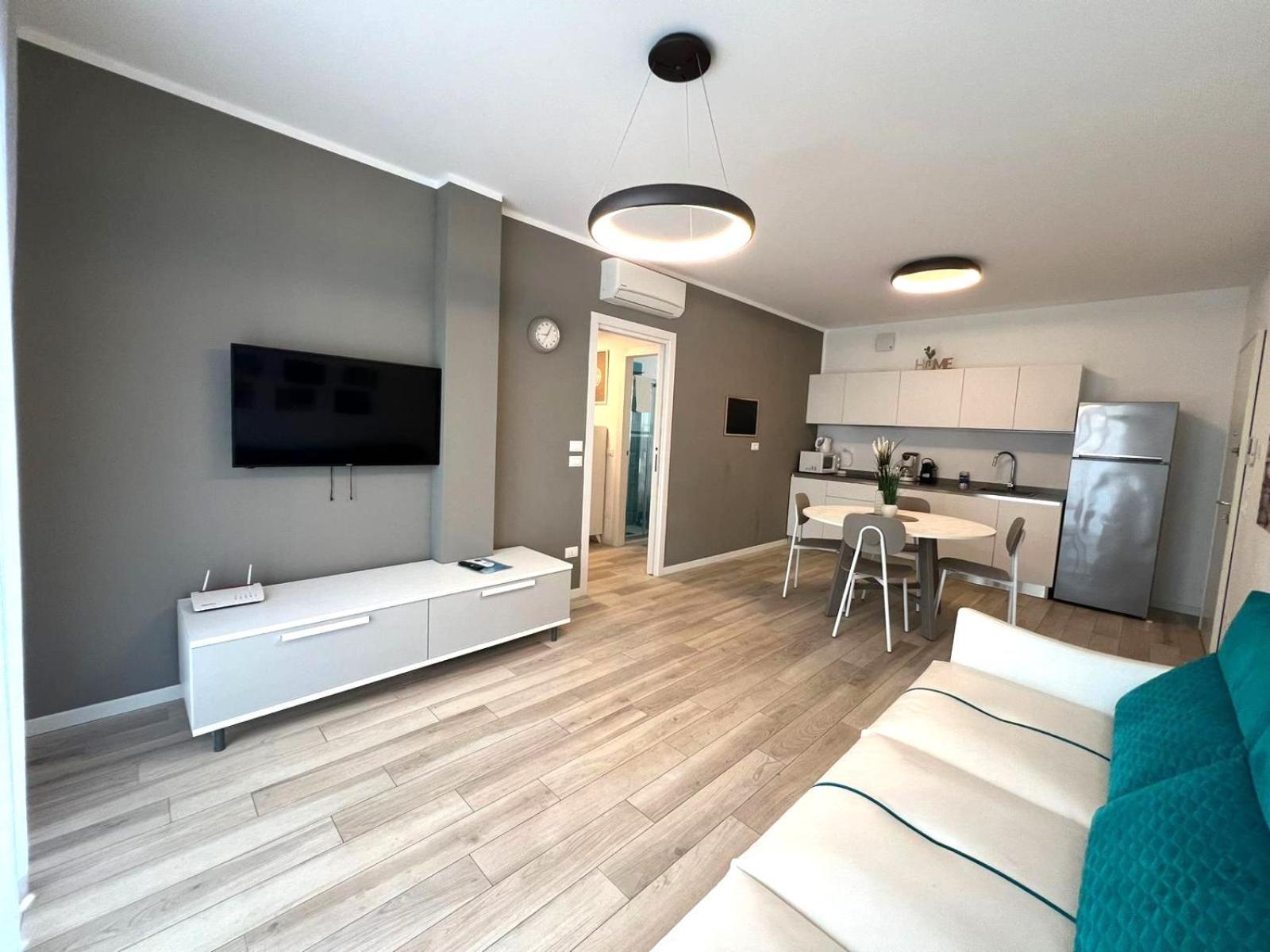 Sun Beach Residence Con Piscina - Piazza Brescia - Adria Holiday Jesolo - Family Apartments Номер фото