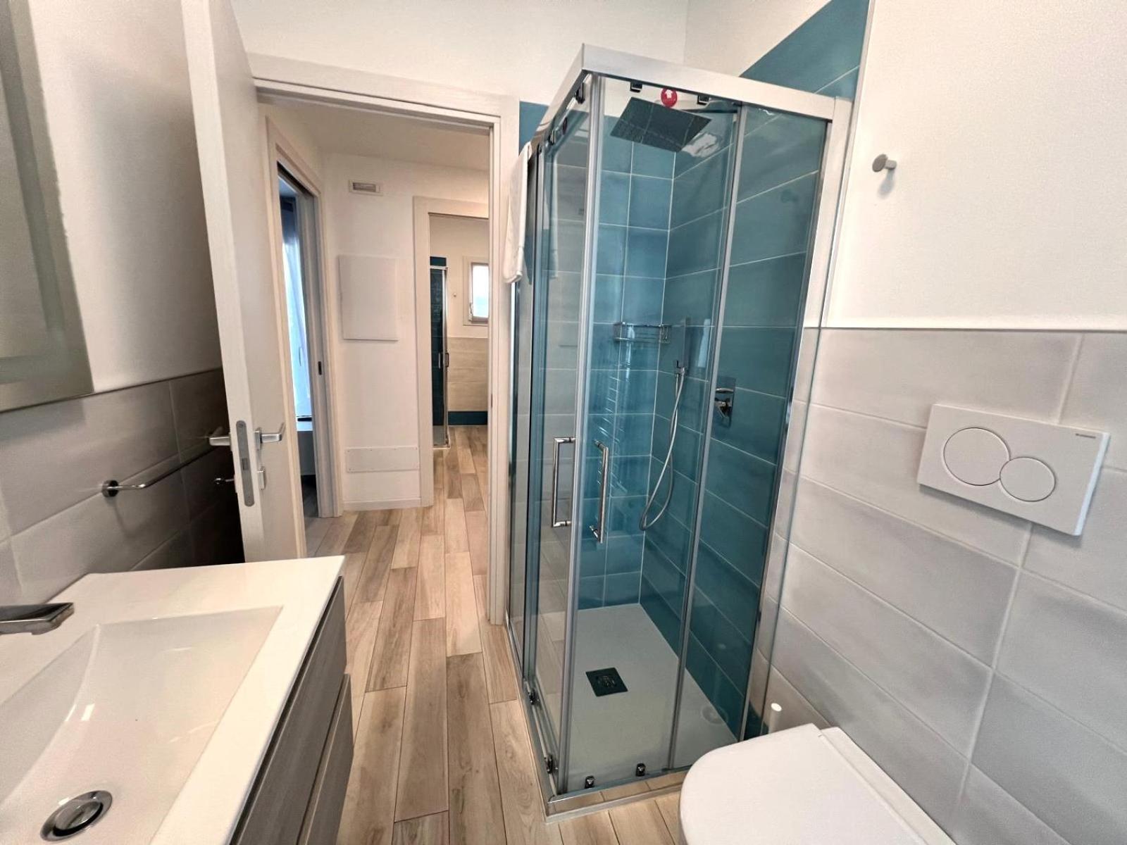 Sun Beach Residence Con Piscina - Piazza Brescia - Adria Holiday Jesolo - Family Apartments Номер фото