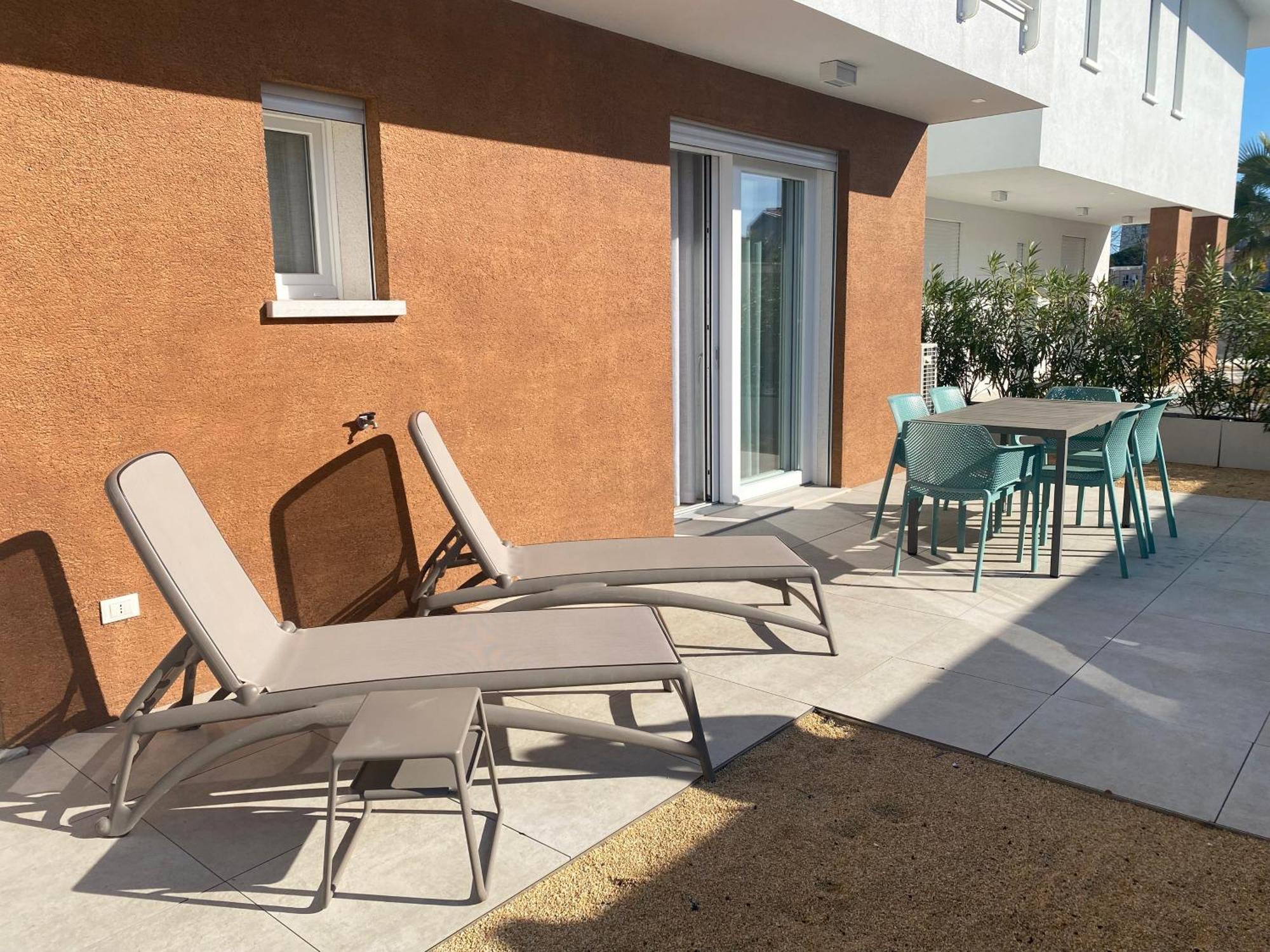 Sun Beach Residence Con Piscina - Piazza Brescia - Adria Holiday Jesolo - Family Apartments Номер фото